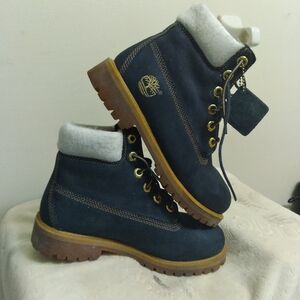 Timberland Navy Blue Boots 14992with Yellow Accents Size 3.5M
